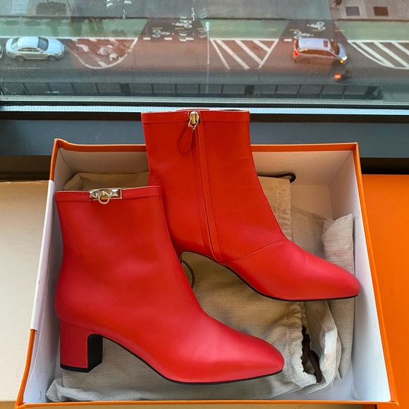 SOLD ❌ Hermes Boots - Picture 3 of 9